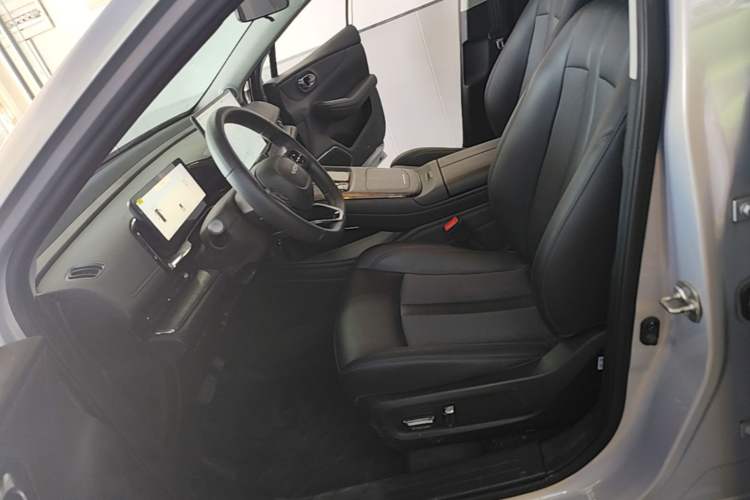 Used AION S MAX 2024 70 Star Edition 54.6 kWh Left Front Seat