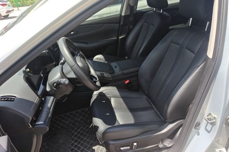 Used AION S MAX 2024 70 Star Edition 54.6 kWh Left Front Seat