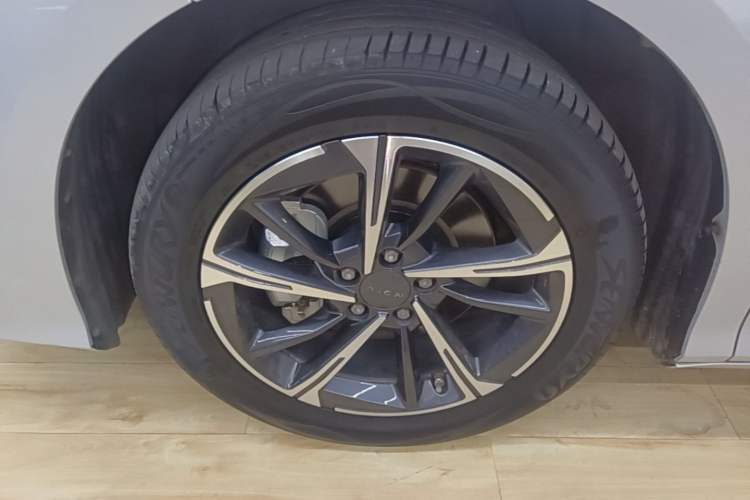 Used AION S MAX 2024 70 Star Edition 54.6 kWh Left Front Wheel Hub