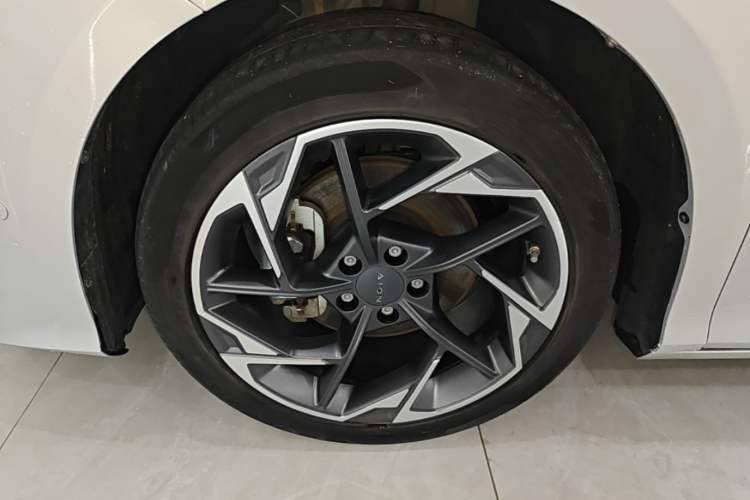 Used AION S MAX 2024 80 Xinghan Edition Ternary Lithium Left Front Wheel Hub