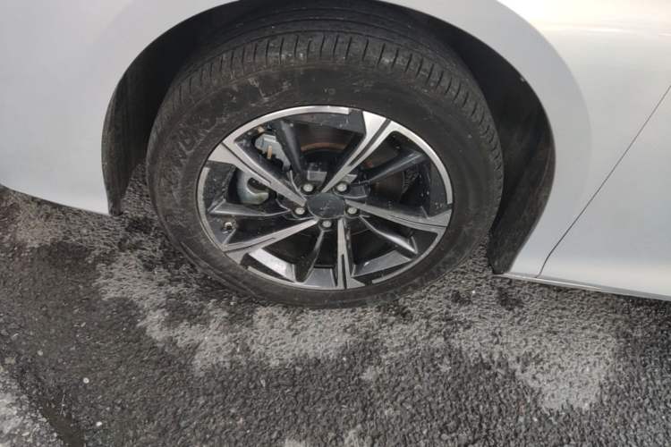 Used AION S MAX 2024 70 Star Edition 54.6 kWh Left Front Wheel Hub
