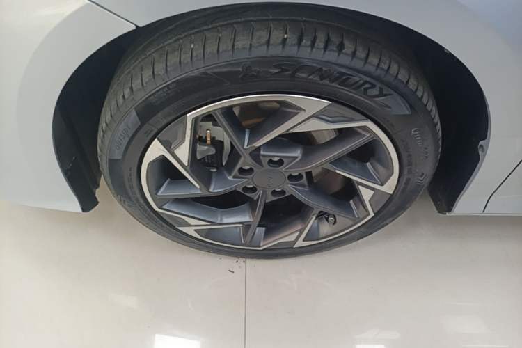 Used AION S MAX 2024 80 Star Edition Ternary Lithium Left Front Wheel Hub