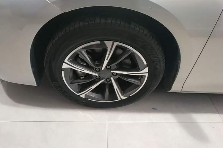 Used AION S MAX 2024 70 Star Edition 54.6 kWh Left Front Wheel Hub