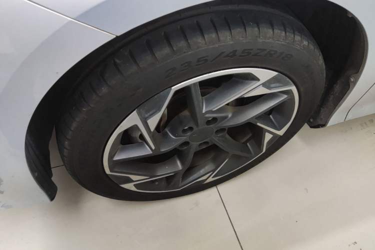 Used AION S MAX 2024 80 Star Edition Ternary Lithium Left Front Wheel Hub