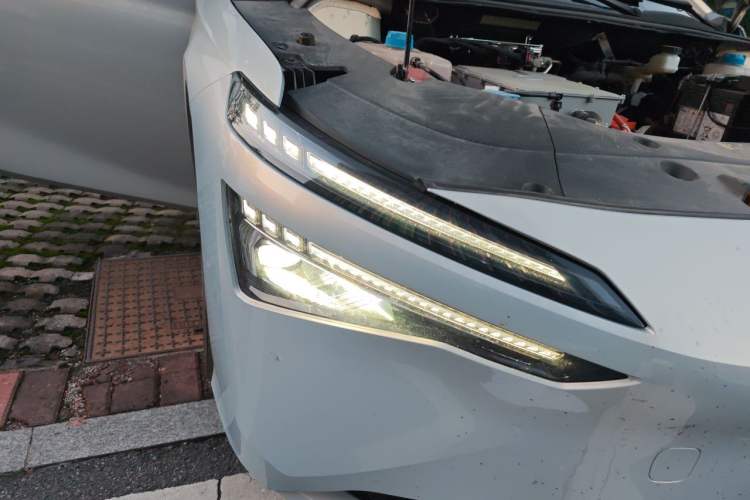 Used AION S MAX 2024 80 Star Edition Lithium Iron Phosphate Right Front Headlight