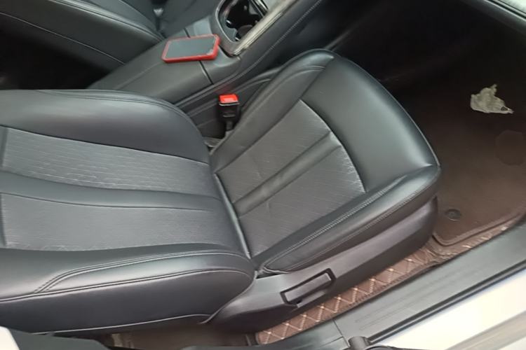 Used AION S MAX 2024 70 Star Edition 54.6 kWh Right Front Seat