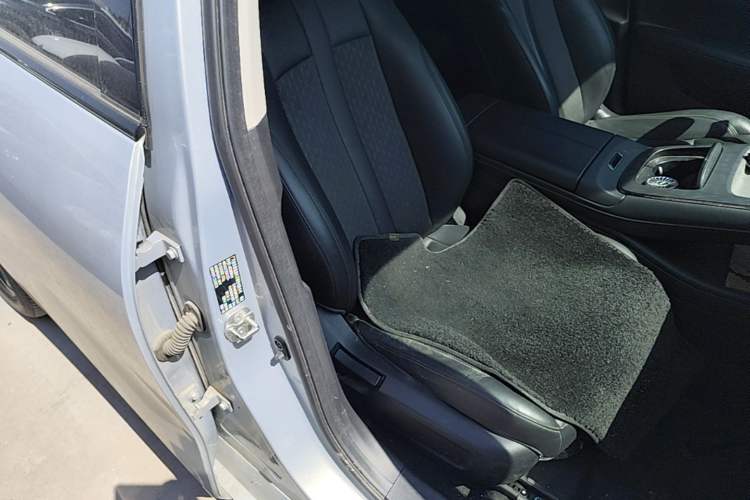 Used AION S MAX 2024 70 Star Edition 54.6 kWh Right Front Seat