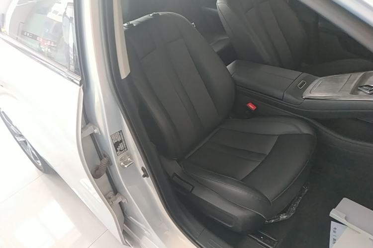Used AION S MAX 2024 70 Star Edition 54.6 kWh Right Front Seat