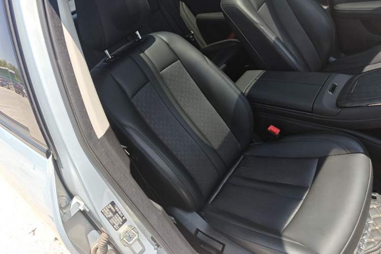 Used AION S MAX 2024 70 Star Edition 54.6 kWh Right Front Seat