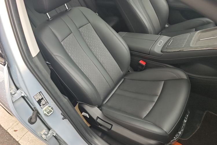 Used AION S MAX 2024 70 Star Edition 54.6 kWh Right Front Seat