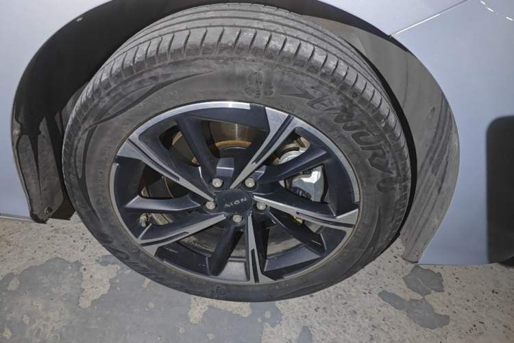 Used AION S MAX 2024 70 Star Edition 54.6 kWh Right Front Wheel Hub