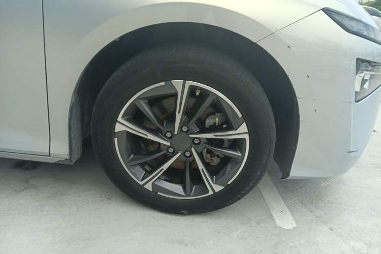 Used AION S MAX 2024 70 Star Edition 54.6 kWh Right Front Wheel Hub
