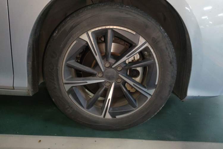 Used AION S MAX 2024 80 Star Edition Ternary Lithium Right Front Wheel Hub