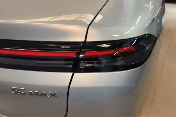 Used AION S MAX 2024 70 Star Edition 54.6 kWh Right Rear Taillight