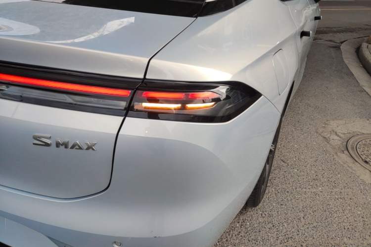 Used AION S MAX 2024 70 Star Edition 54.6 kWh Right Rear Taillight