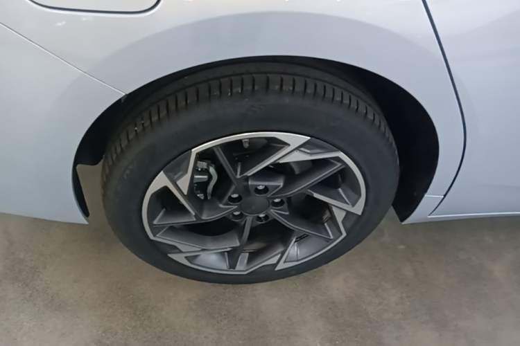 Used AION S MAX 2024 70 Star Edition Right Rear Wheel Hub