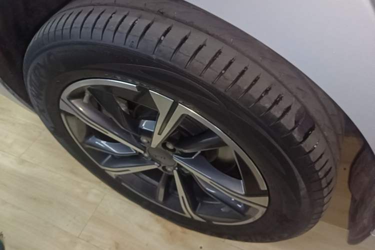 Used AION S MAX 2024 70 Star Edition 54.6 kWh Right Rear Wheel Hub