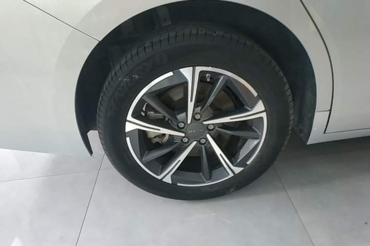 Used AION S MAX 2024 70 Star Edition 54.6 kWh Right Rear Wheel Hub