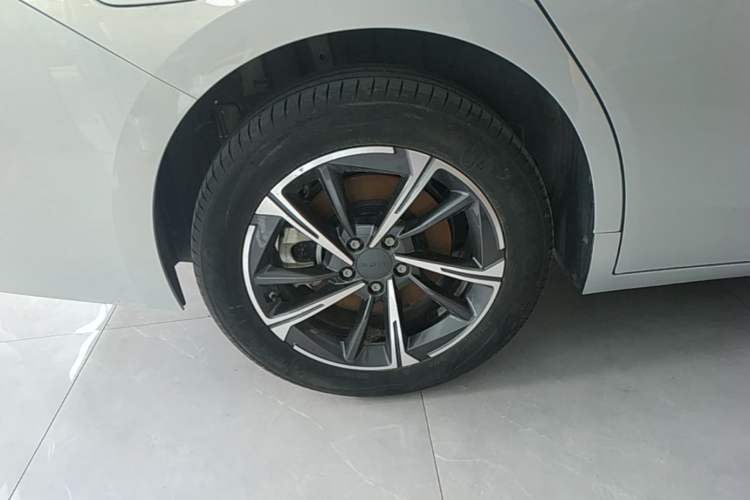 Used AION S MAX 2024 70 Star Edition 54.6 kWh Right Rear Wheel Hub