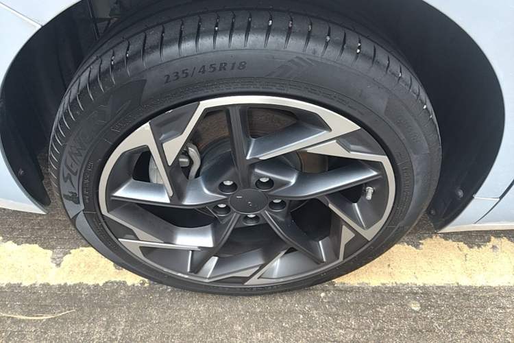 Used AION S MAX 2024 70 Star Edition Right Rear Wheel Hub