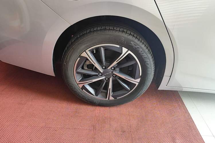 Used AION S MAX 2024 70 Star Edition 54.6 kWh Right Rear Wheel Hub