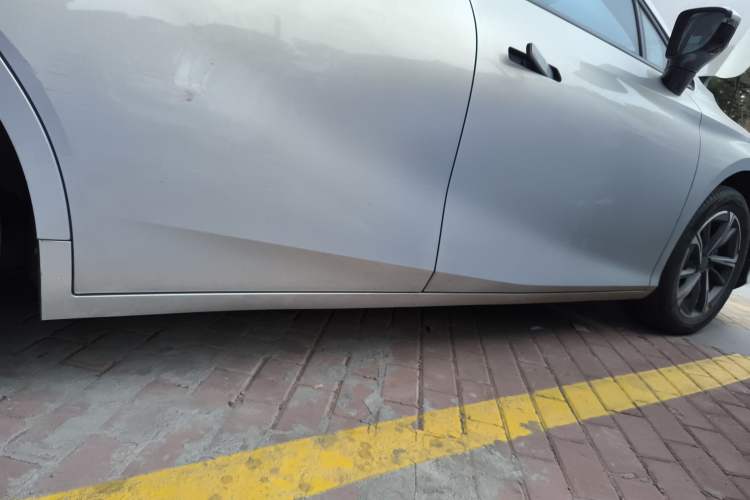 Used AION S MAX 2024 70 Star Edition Right Side Sill