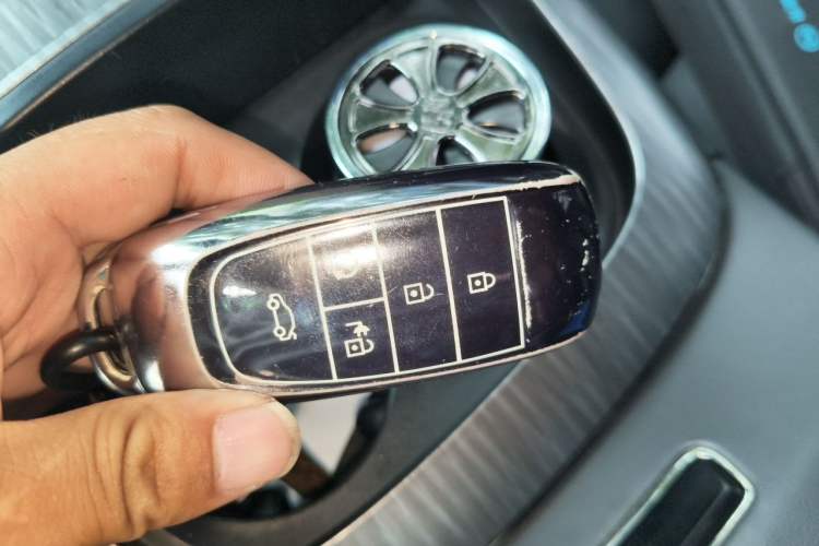 Used AION S MAX 2024 80 Star Edition Lithium Iron Phosphate Vehicle Key