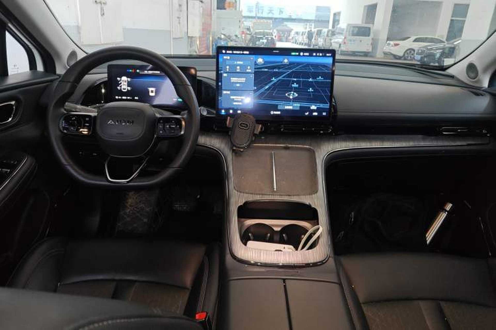 Used AION S MAX 2024 70 Star Edition 54.6 kWh Center Console
