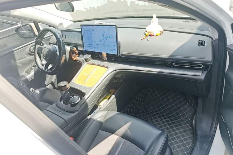 Used AION S MAX 2024 70 Star Edition 54.6 kWh Center Console