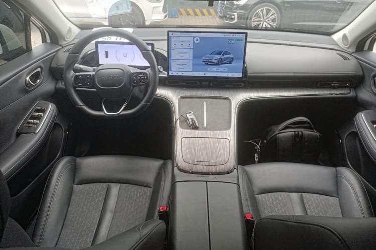 Used AION S MAX 2024 70 Star Edition 54.6 kWh Center Console