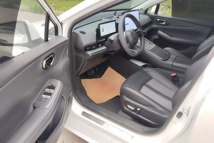 Used AION S MAX 2024 70 Executive Edition Driver Seat