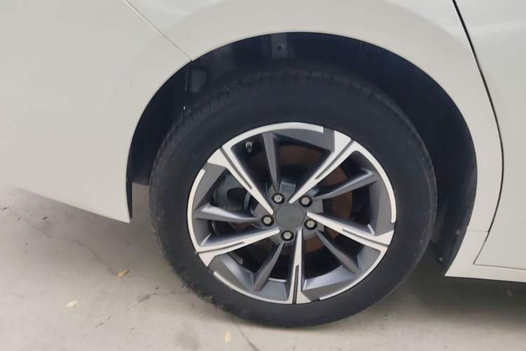 Used AION S MAX 2024 70 Executive Edition Exterior 5