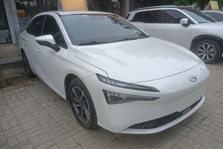 Used AION S MAX 2024 70 Star Edition 54.6 kWh Front Right 45 Deg