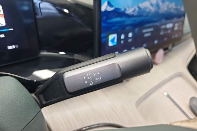 Used AION S MAX 2024 80 Star Edition Ternary Lithium Gear Lever