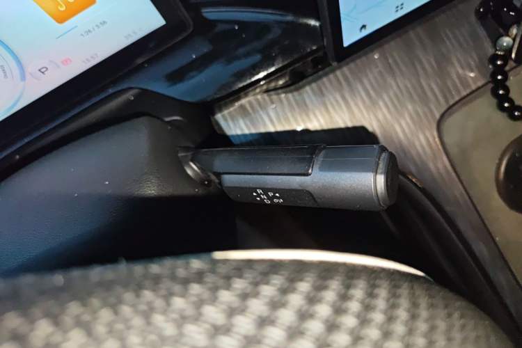 Used AION S MAX 2024 70 Star Edition 54.6 kWh Gear Lever