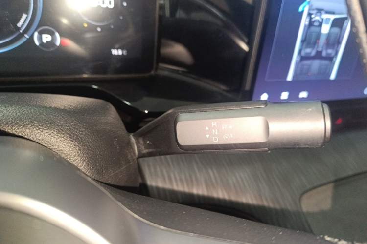 Used AION S MAX 2024 70 Star Edition Gear Lever