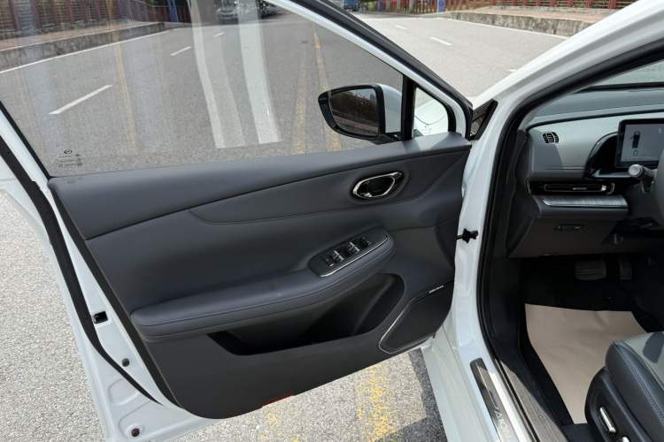 Used AION S MAX 2024 70 Star Edition Interior 10