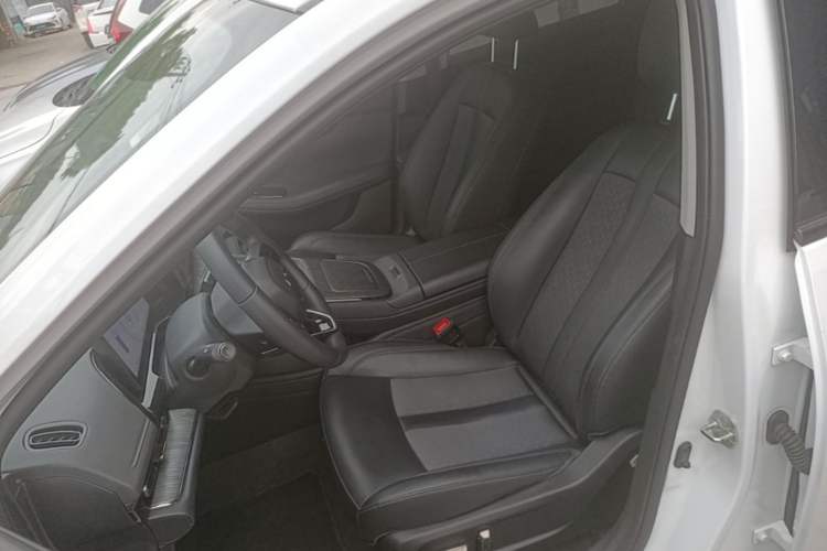 Used AION S MAX 2024 70 Star Edition 54.6 kWh Left Front Seat