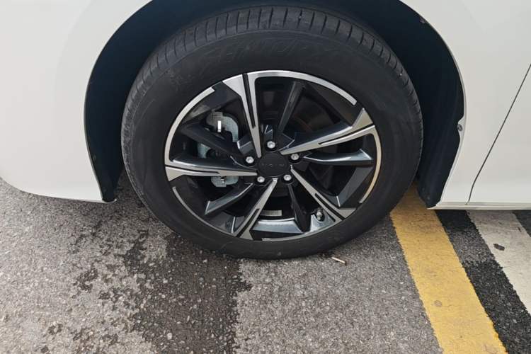 Used AION S MAX 2024 70 Star Edition 54.6 kWh Left Front Wheel Hub
