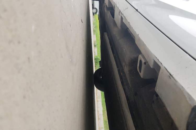 Used AION S MAX 2024 70 Executive Edition Left Side Sill