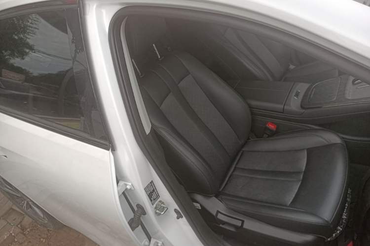 Used AION S MAX 2024 70 Star Edition 54.6 kWh Right Front Seat