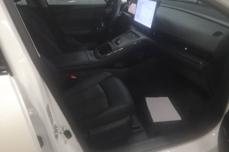 Used AION S MAX 2024 70 Star Edition 54.6 kWh Right Front Seat