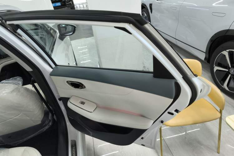 Used AION S MAX 2024 80 Star Edition Ternary Lithium Right Rear Door Interior