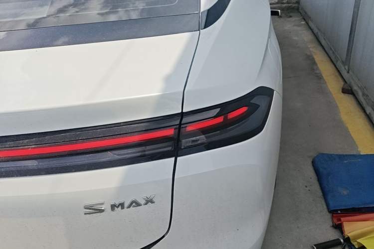 Used AION S MAX 2024 70 Star Edition 54.6 kWh Right Rear Taillight