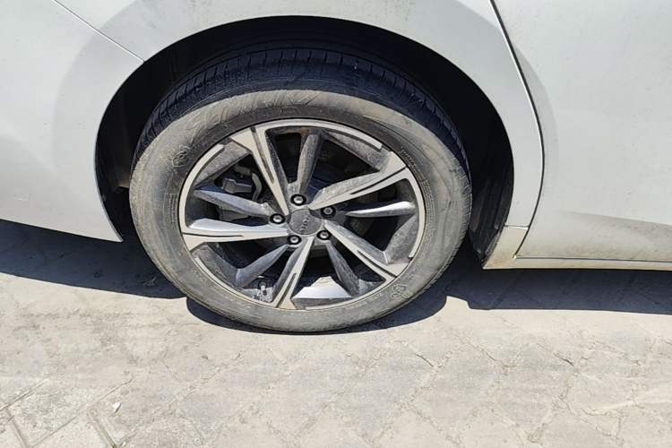 Used AION S MAX 2024 70 Star Edition 54.6 kWh Right Rear Wheel Hub
