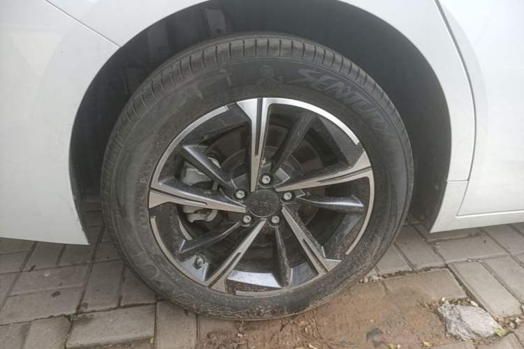 Used AION S MAX 2024 70 Star Edition 54.6 kWh Right Rear Wheel Hub
