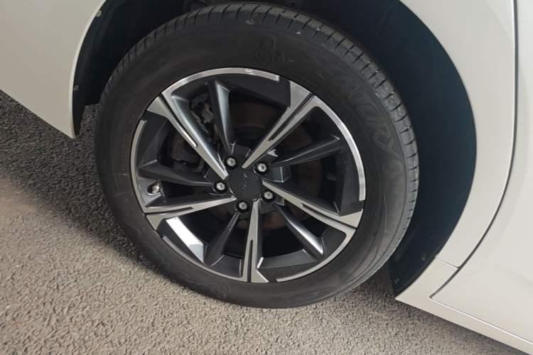 Used AION S MAX 2024 70 Star Edition 54.6 kWh Right Rear Wheel Hub