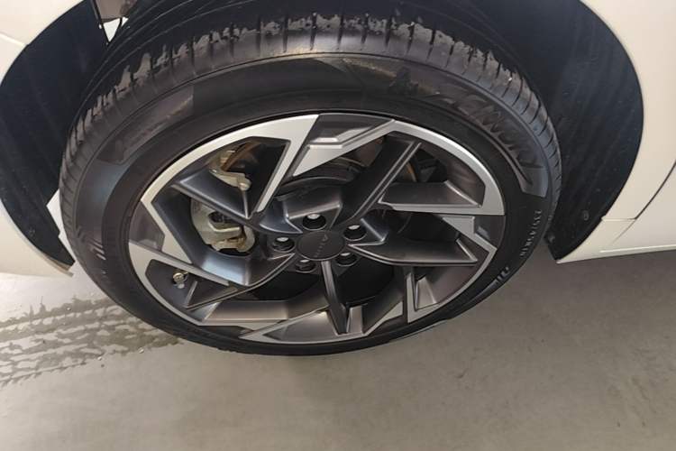 Used AION S MAX 2024 70 Star Edition Right Rear Wheel Hub
