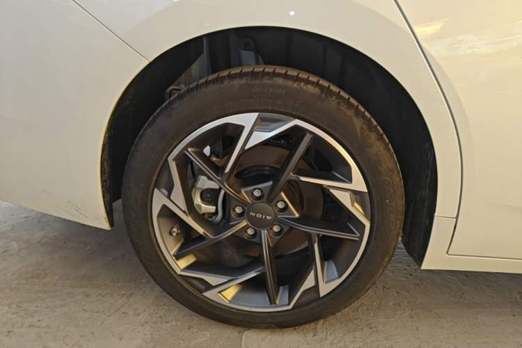 Used AION S MAX 2024 70 Star Edition Right Rear Wheel Hub
