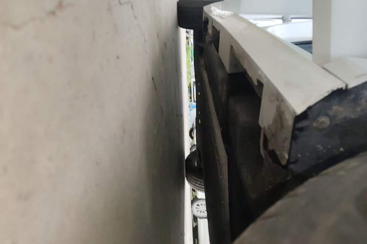 Used AION S MAX 2024 70 Executive Edition Right Side Sill